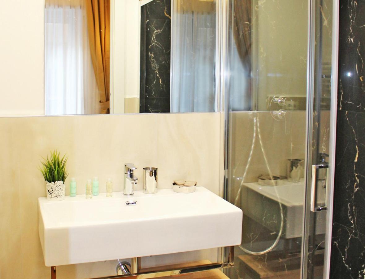 Hrt Milano Hotel Kültér fotó